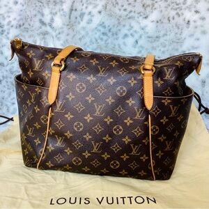 LOUIS VUITTON  Totally MM